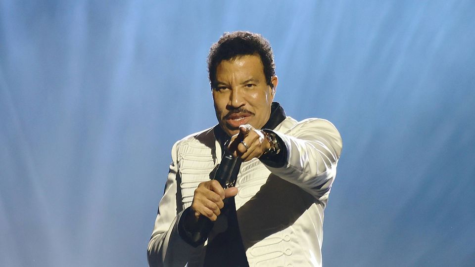 Lionel Richie verso