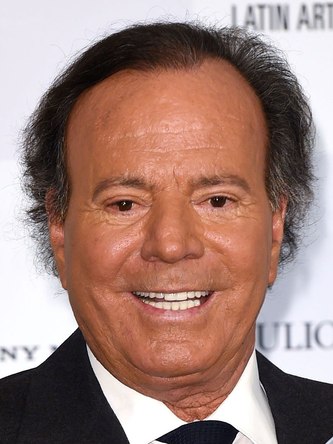 Julio Iglesias verso