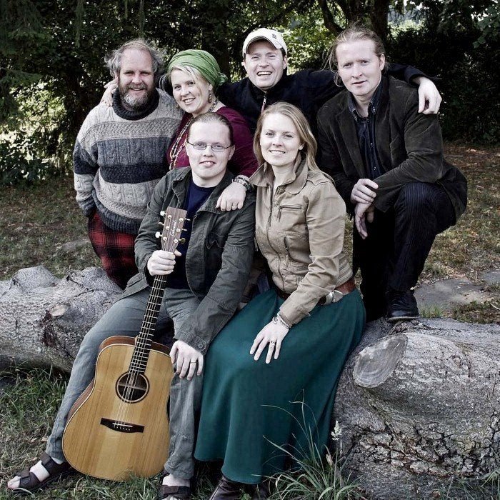 The Kelly Familly verso