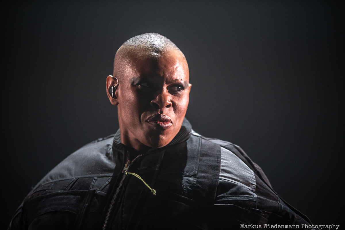 Skunk Anansie verso